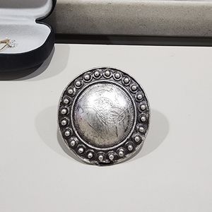Silver round ring accessory. Adjustable